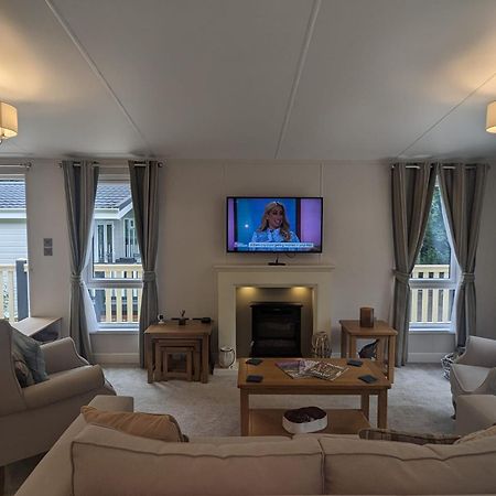 Luxury Stunning Sensation Lodge On 5 Star Shorefield Country Park New Forest Entertainment And Leisure Passes Included Milford on Sea Bagian luar foto