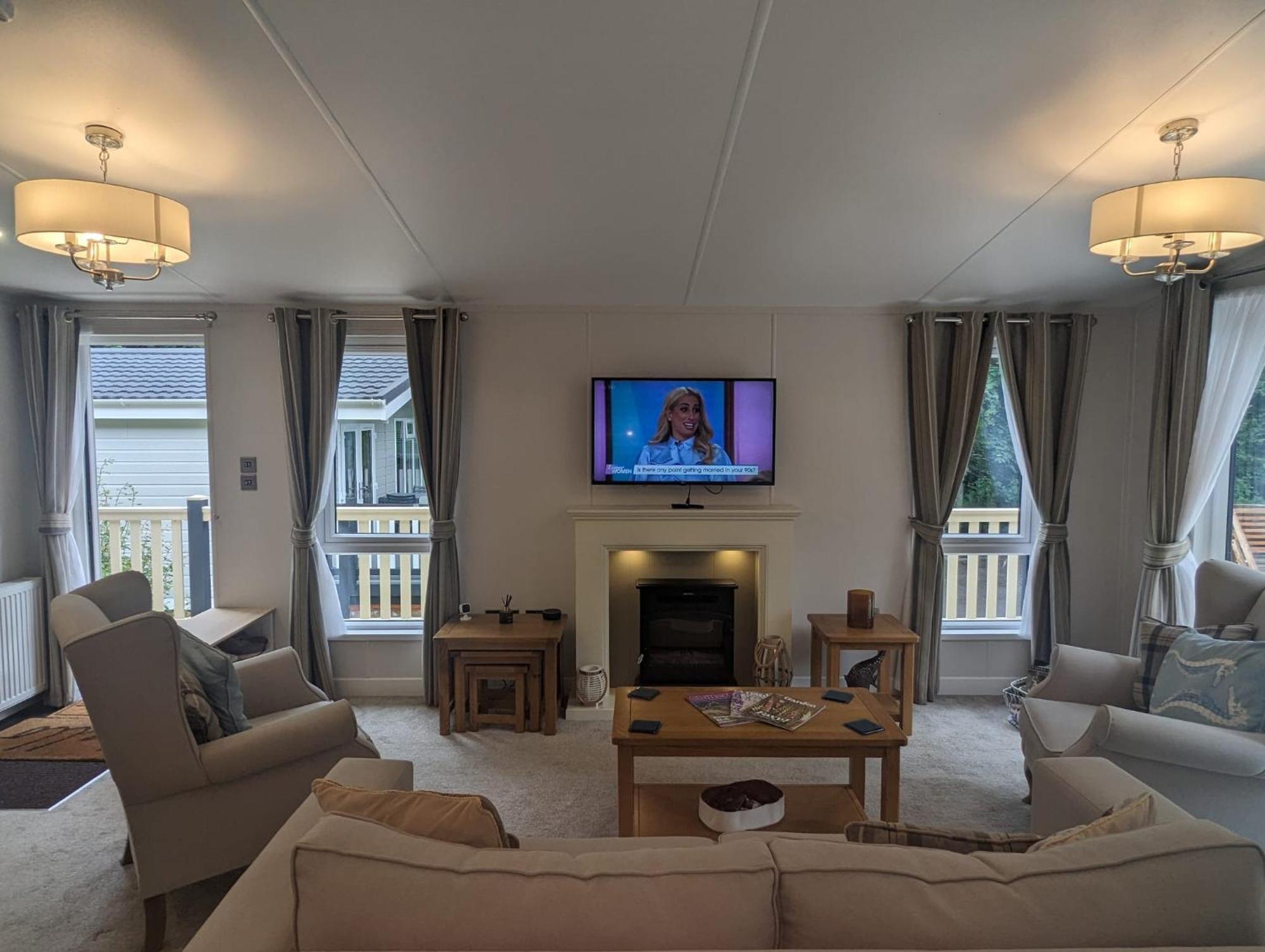 Luxury Stunning Sensation Lodge On 5 Star Shorefield Country Park New Forest Entertainment And Leisure Passes Included Milford on Sea Bagian luar foto