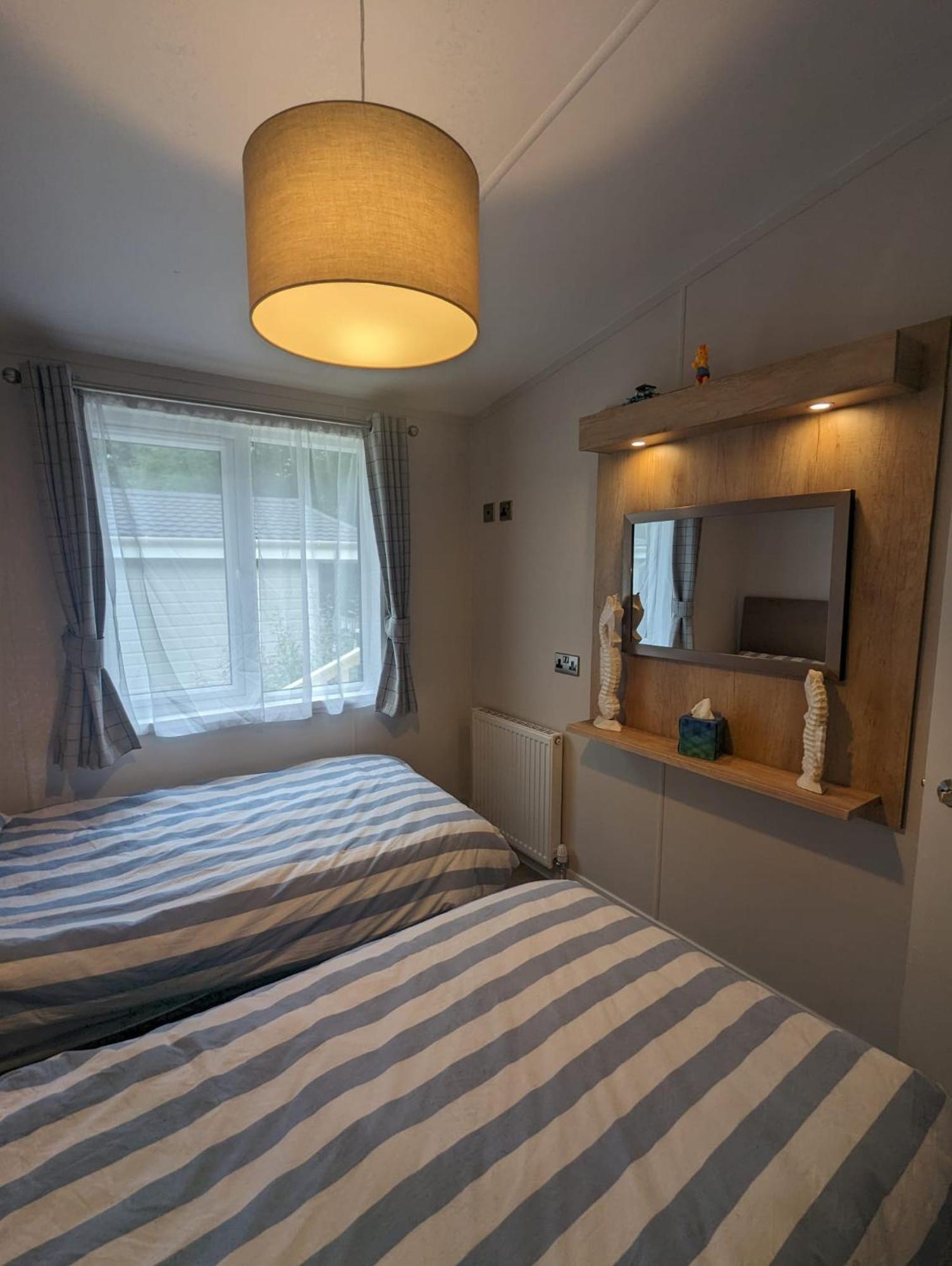 Luxury Stunning Sensation Lodge On 5 Star Shorefield Country Park New Forest Entertainment And Leisure Passes Included Milford on Sea Bagian luar foto