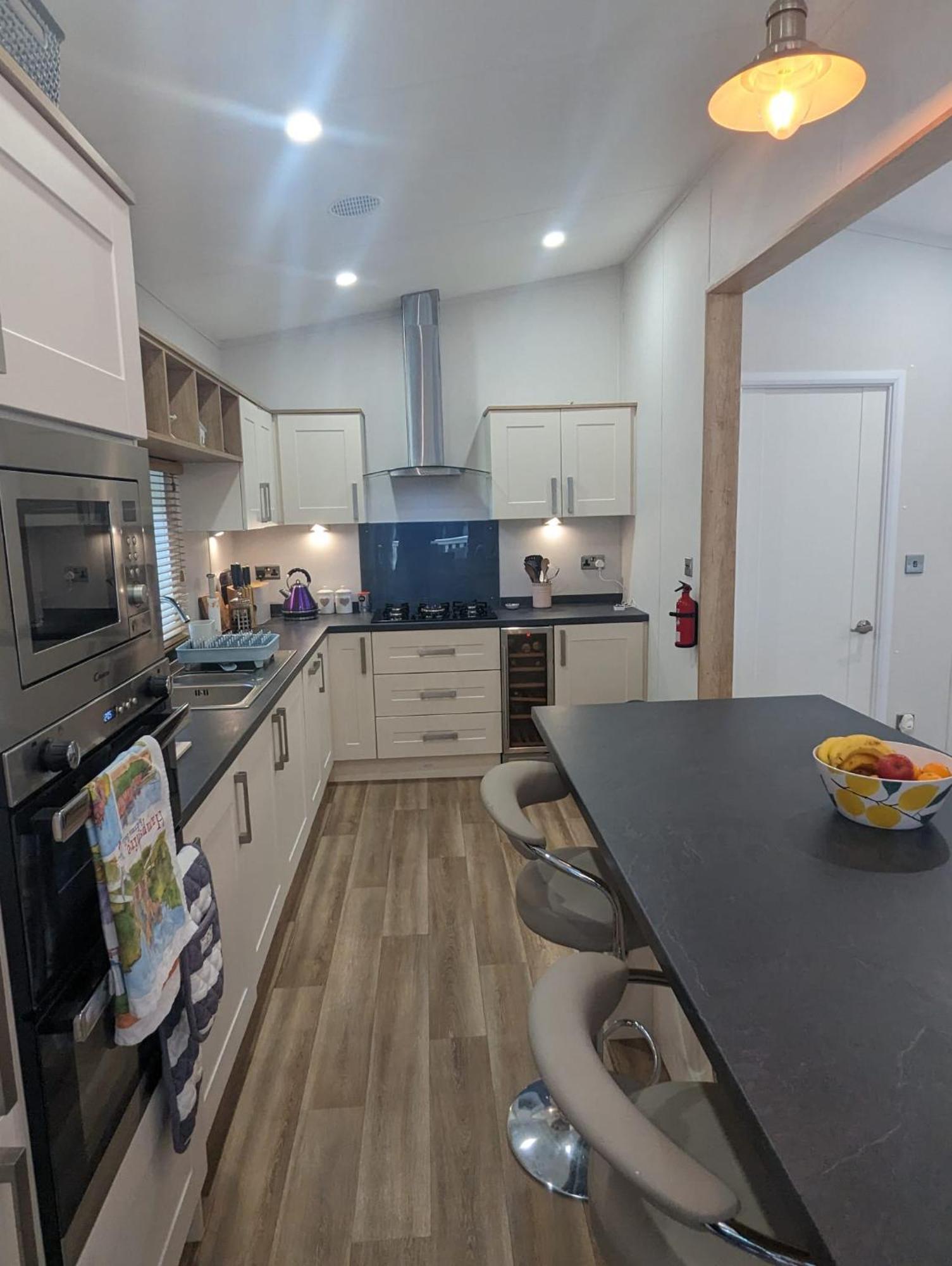 Luxury Stunning Sensation Lodge On 5 Star Shorefield Country Park New Forest Entertainment And Leisure Passes Included Milford on Sea Bagian luar foto