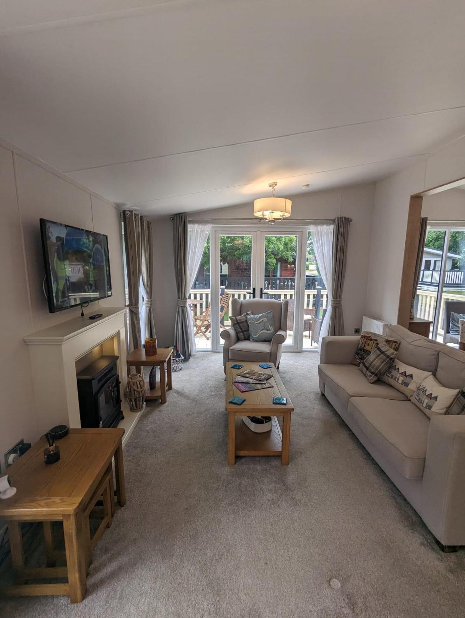 Luxury Stunning Sensation Lodge On 5 Star Shorefield Country Park New Forest Entertainment And Leisure Passes Included Milford on Sea Bagian luar foto